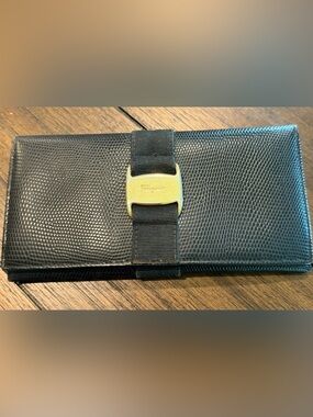 Salvatore Ferragamo Vintage Vara Bow Lizard-Embossed Leather Continental Wallet